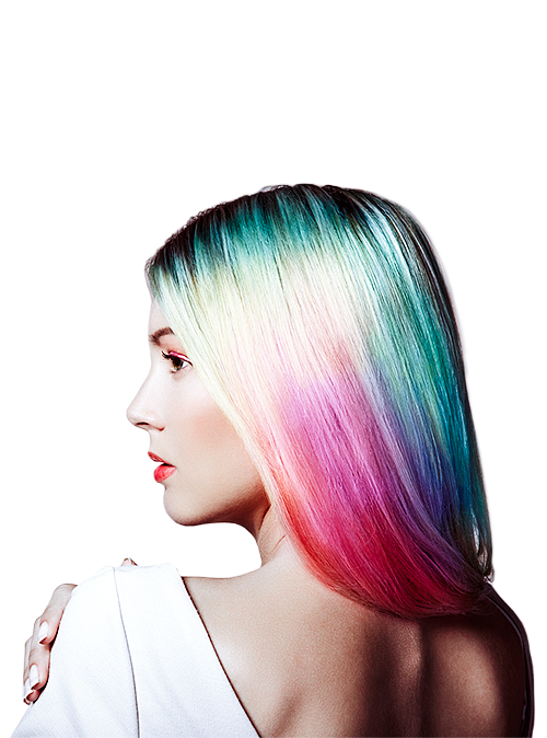 Frau mit bunt gefärbten Haaren